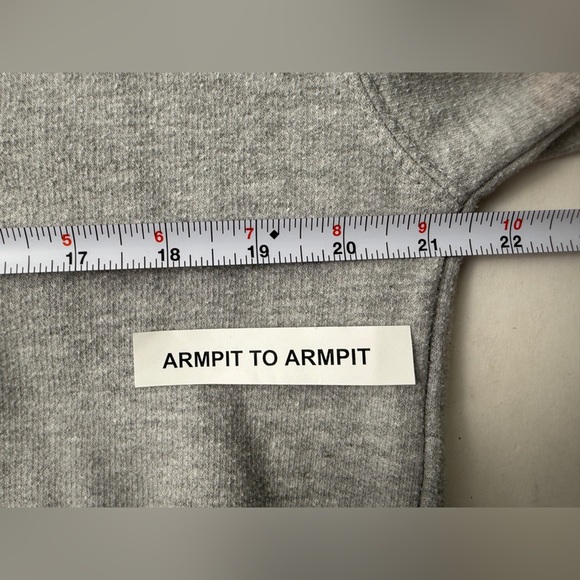 VTG Strawberry Shortcake Woman's Gray Crew Neck Sweatshirt  Size Medium Retro - Picture 8 of 9